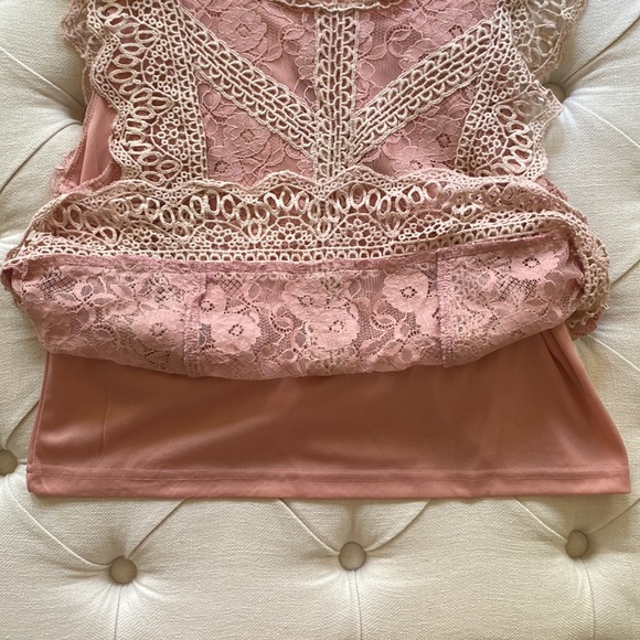 Pink Lace Blouse ✨ - Picture 9 of 9